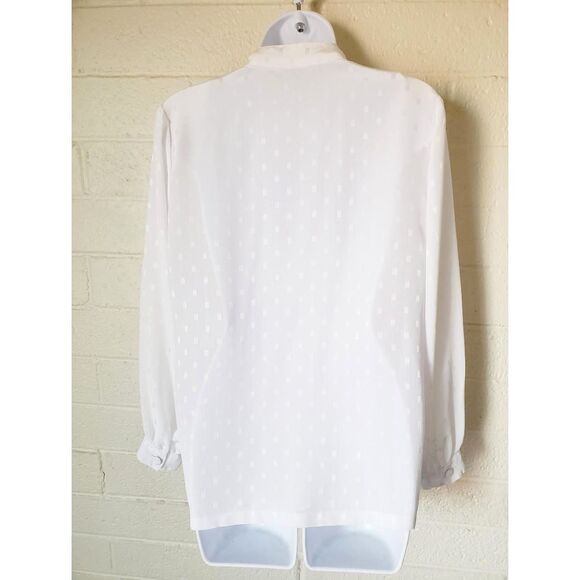 Flowy White VTG Button Down Blouse - Picture 3 of 5